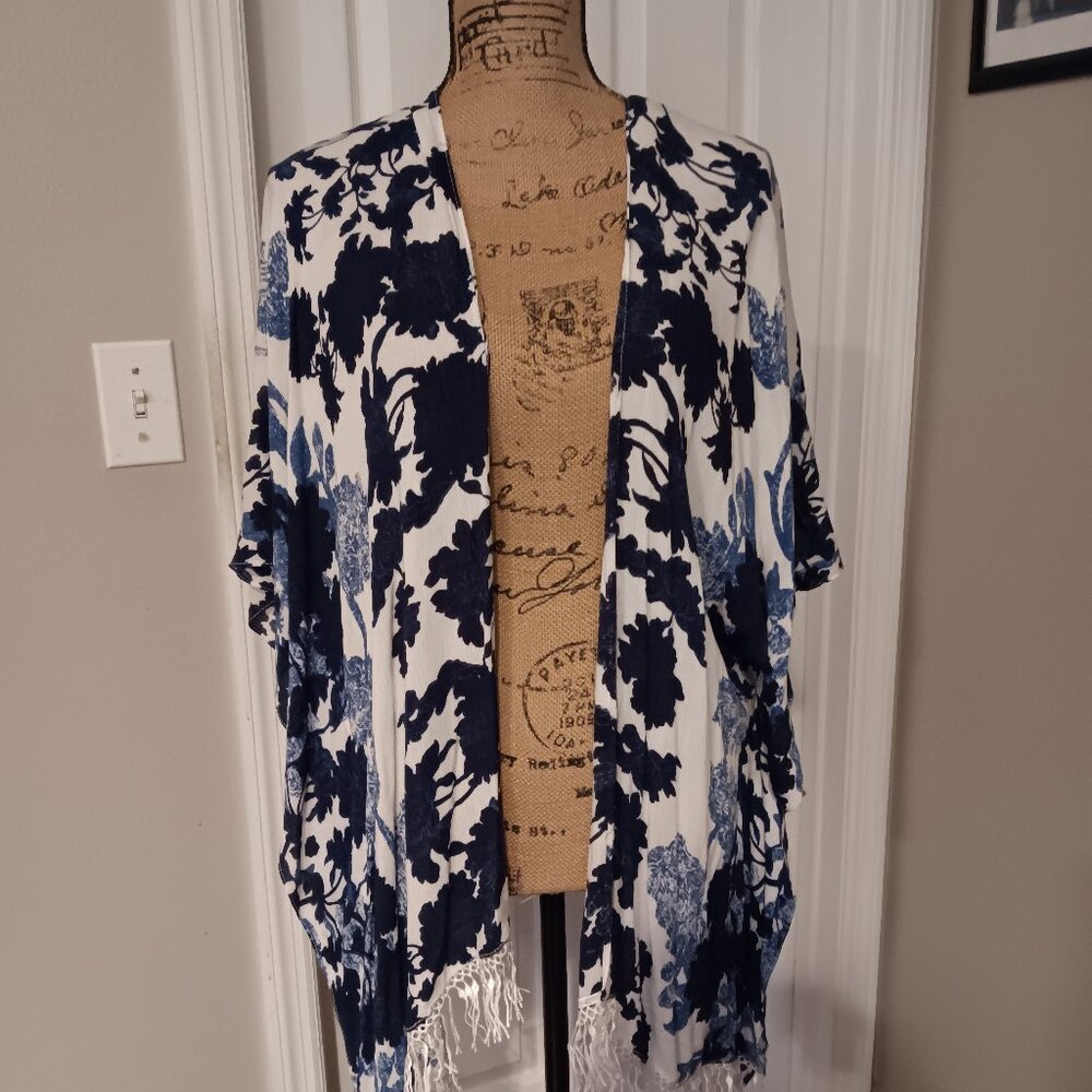 Chico's Moonflower Vines Burnout Ruana w Fringe Multi Blue NWT   L/XL